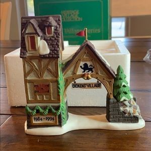 Department 56 Dickens’ Village